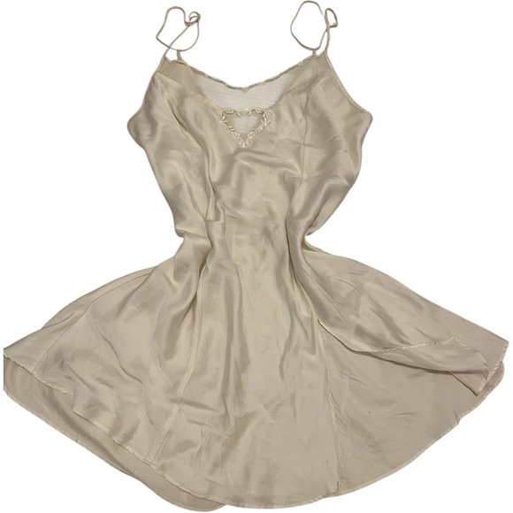 RARE Collectible Vintage 90’s Gold Tag 100% Silk Victoria's Secret Cream Chemise - Picture 3 of 16